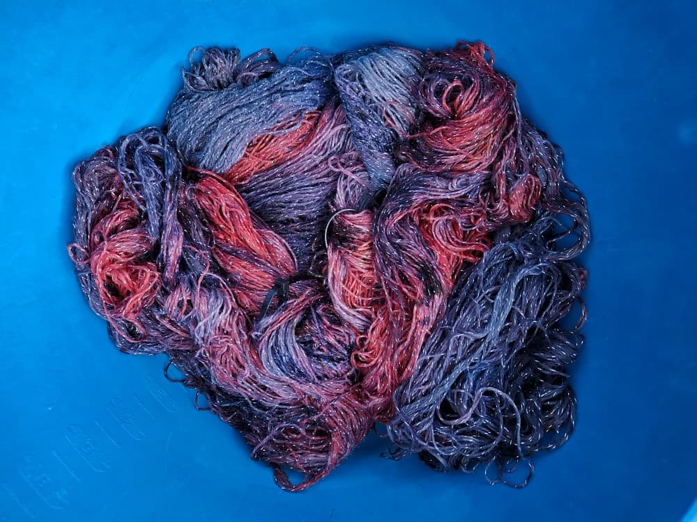 Palette et atmosphère de l’atelier de teinture