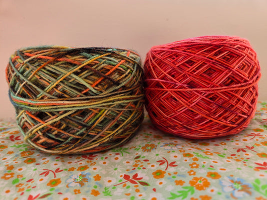 Kit de laine teinte a la main "Josette" kit 2S03 ( 2 échevaux mis en cake )